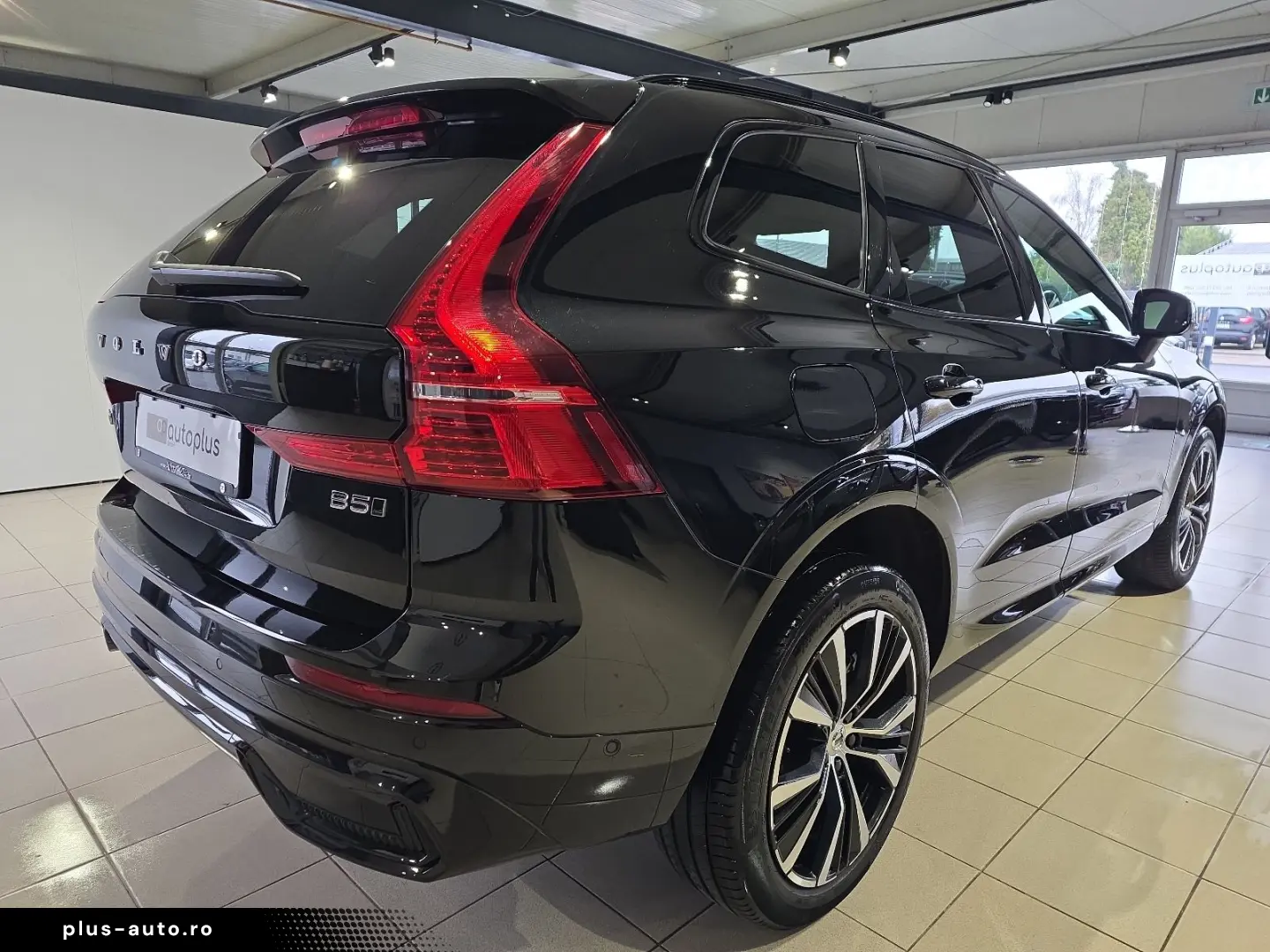 VOLVO XC60 B5 Ultimate Dark AWD B&W FourC 360  WinterP