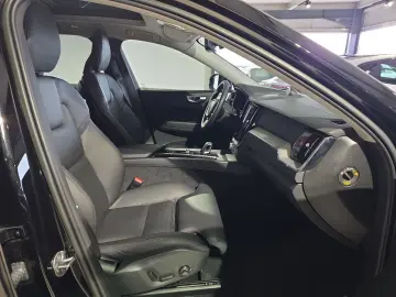 VOLVO XC60 B5 Ultimate Dark AWD B&W FourC 360  WinterP