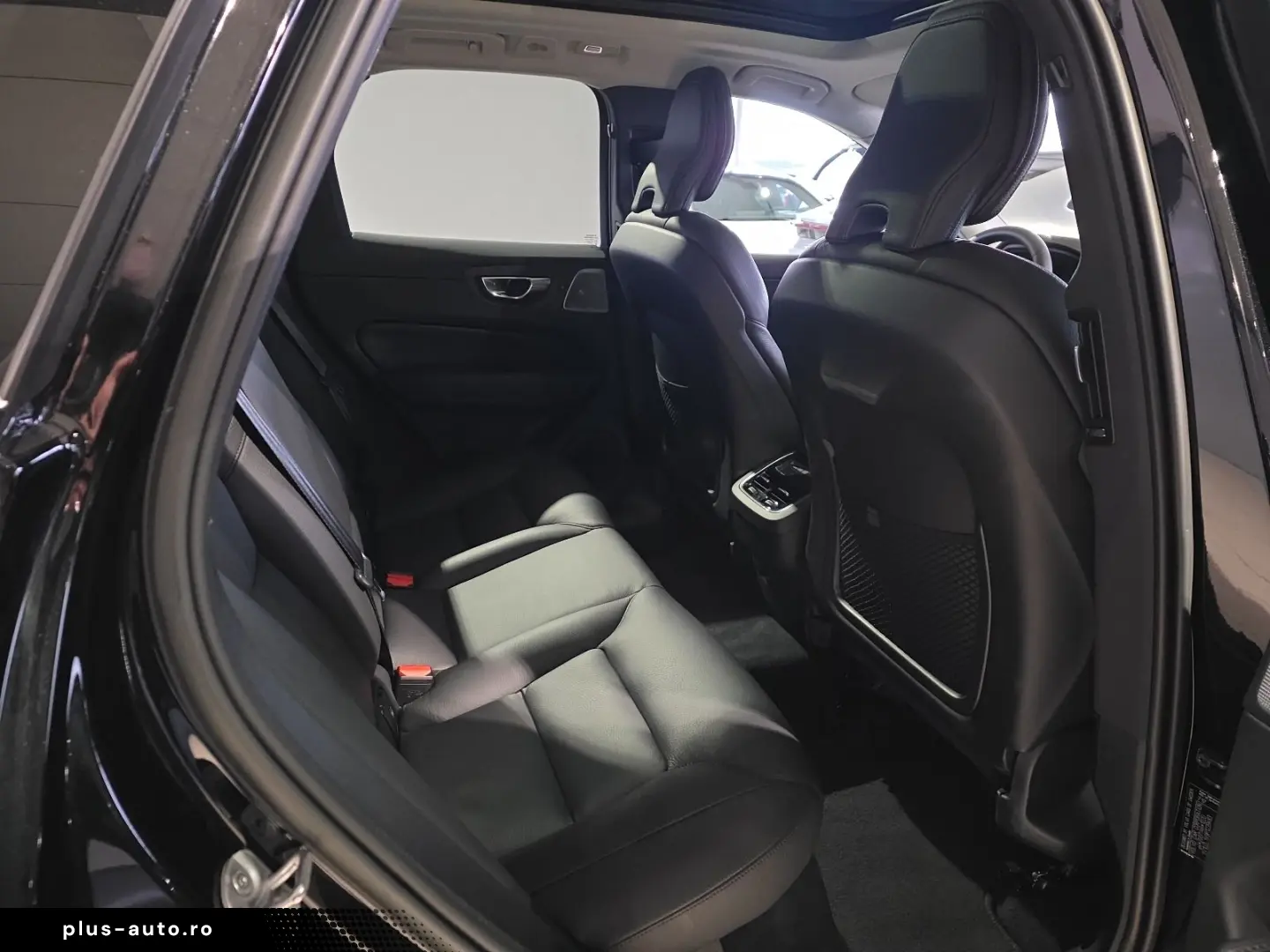 VOLVO XC60 B5 Ultimate Dark AWD B&W FourC 360  WinterP