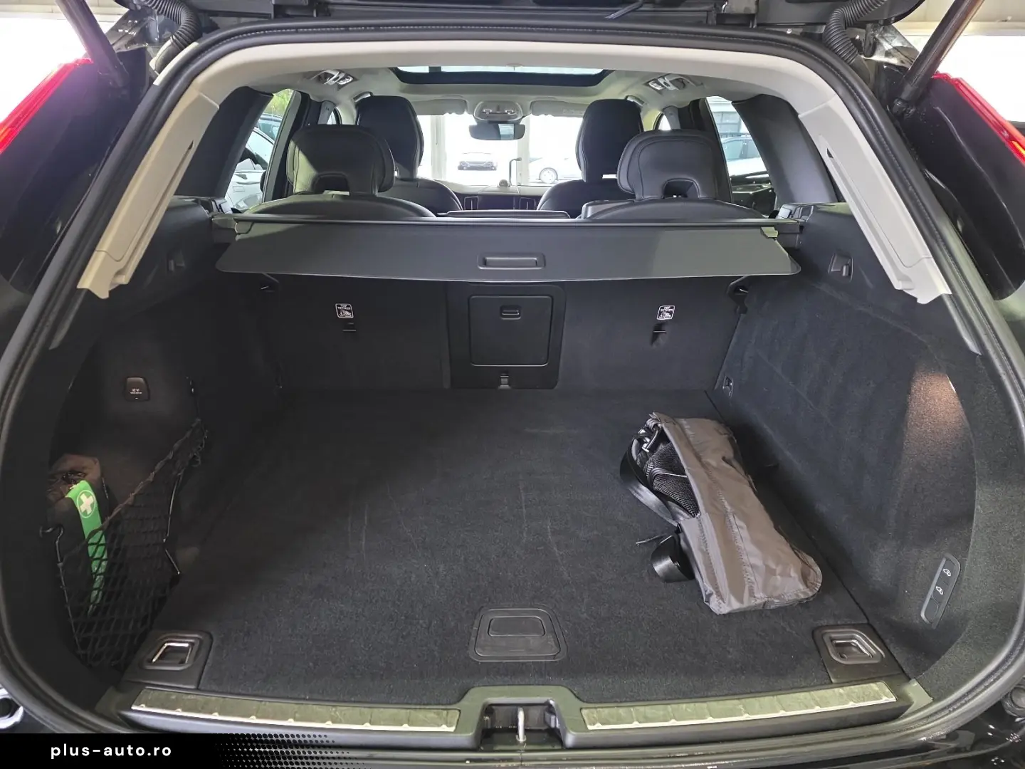 VOLVO XC60 B5 Ultimate Dark AWD B&W FourC 360  WinterP