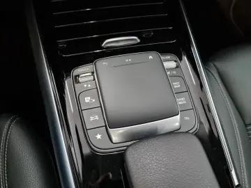 MERCEDES-BENZ GLA 250e 8G Progressive Pano Navi LED &hellip;