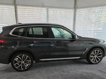 BMW X3xD30e LASER KAM Head-Up AHK  Unfallfrei