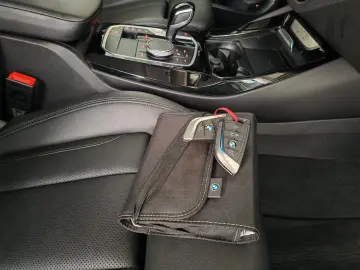 BMW X3xD30e LASER KAM Head-Up AHK  Unfallfrei