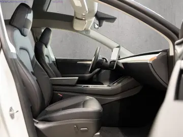 TESLA Model Y Performance Dual AWD 1.HD AMD RYZEN