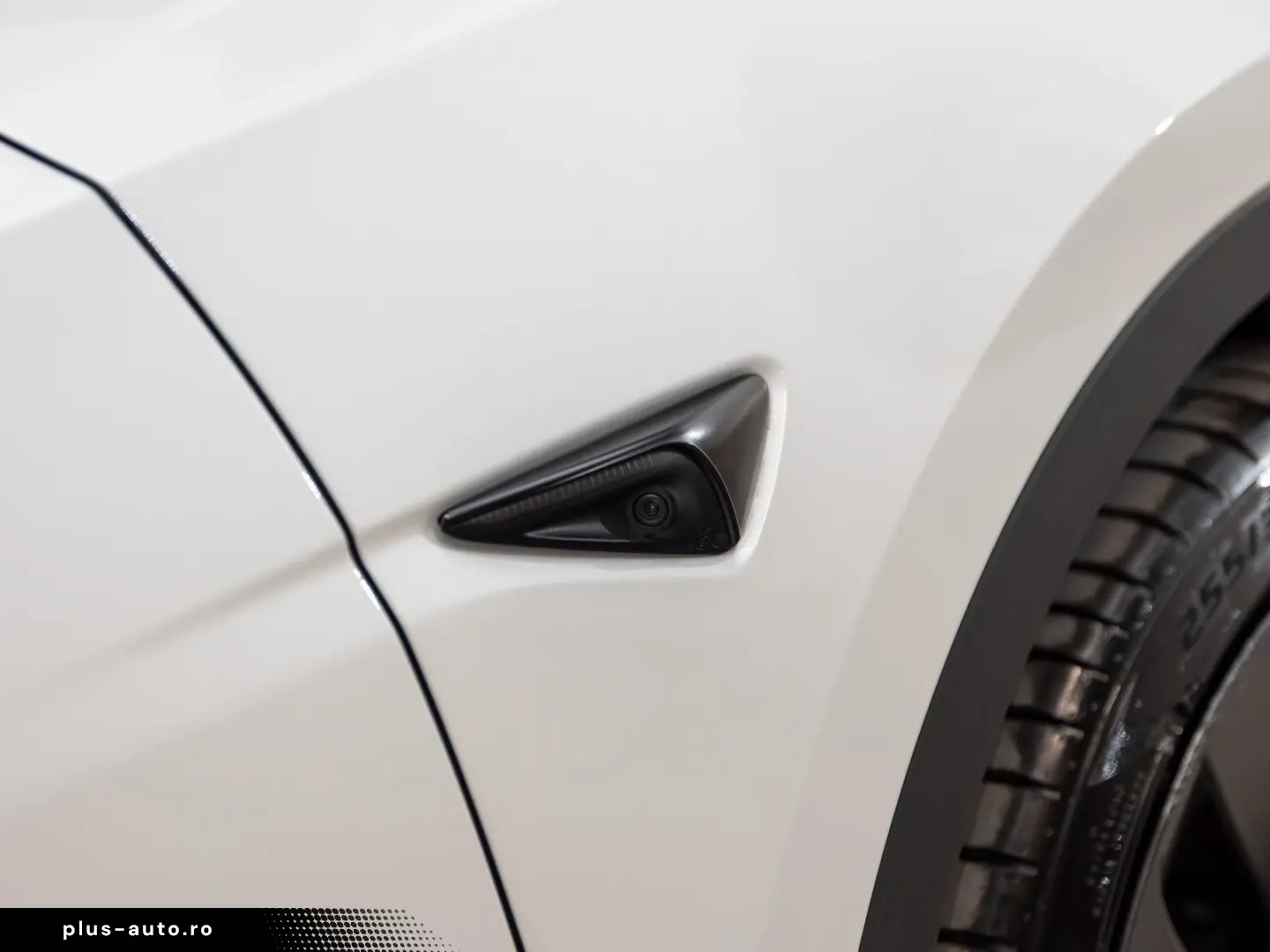 TESLA Model Y Performance Dual AWD 1.HD AMD RYZEN