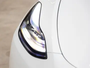 TESLA Model Y Performance Dual AWD 1.HD AMD RYZEN