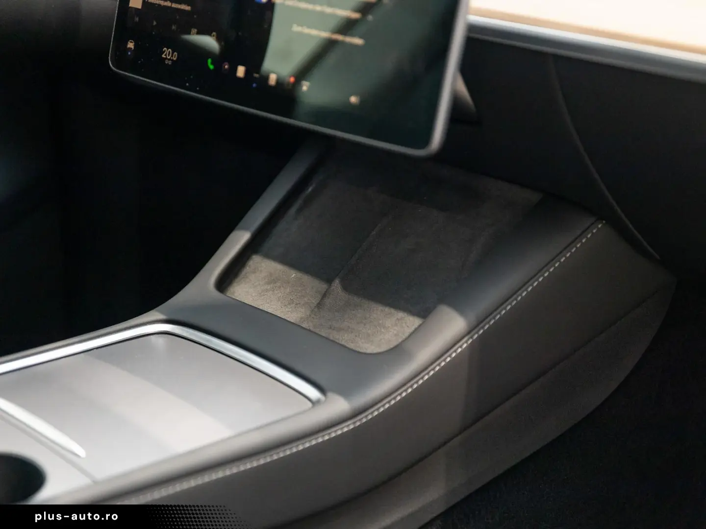 TESLA Model Y Performance Dual AWD 1.HD AMD RYZEN