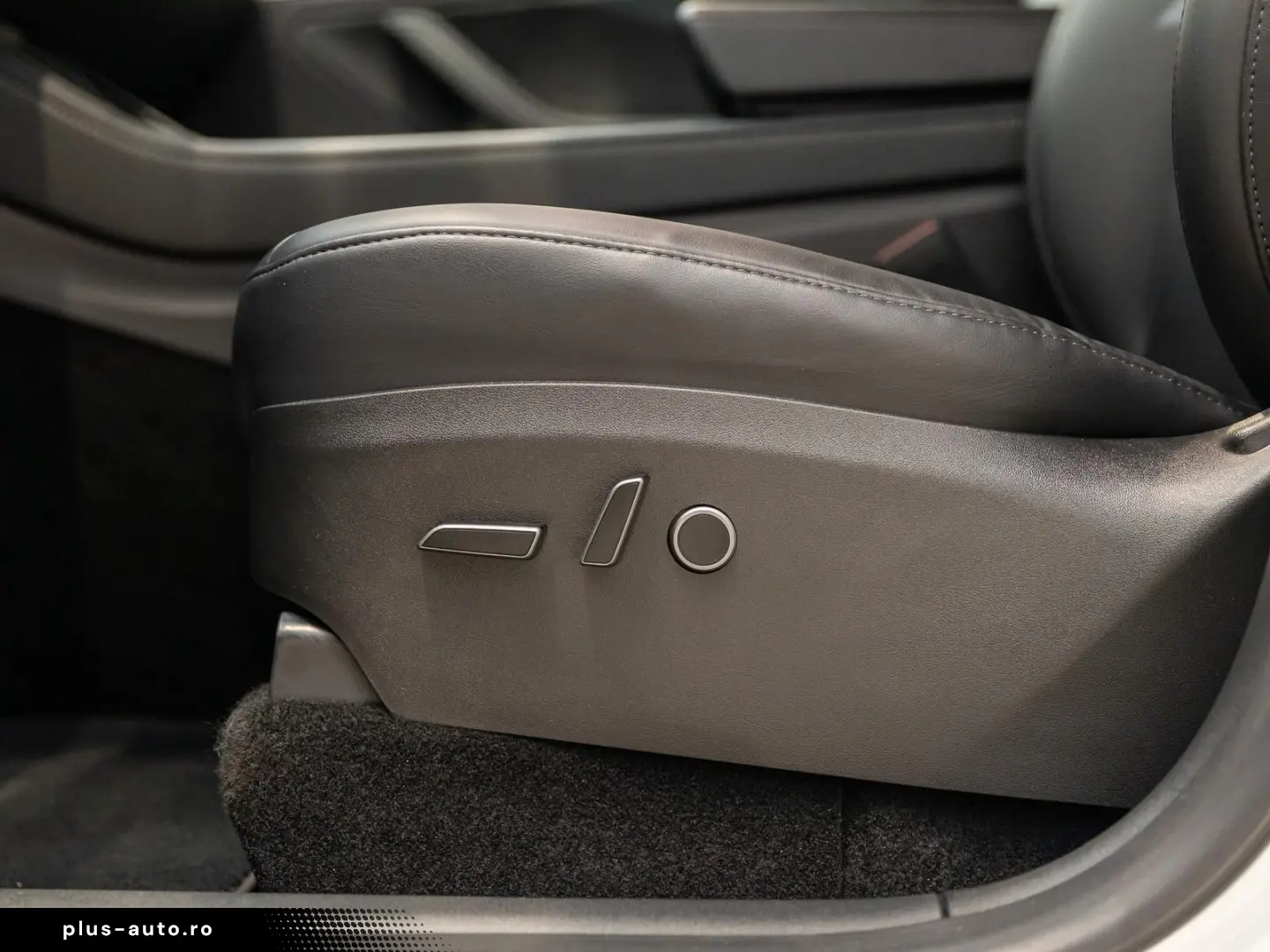 TESLA Model Y Performance Dual AWD 1.HD AMD RYZEN