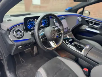 MERCEDES-BENZ EQE 350 AMGLINE PANO