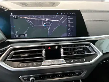 BMW X5 xDrive45e M Sport Massage AHK Head-Up Laser