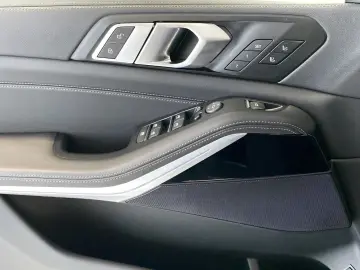 BMW X5 xDrive45e M Sport Massage AHK Head-Up Laser