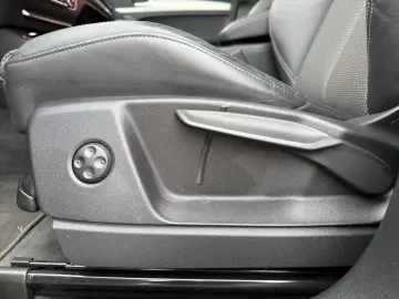 Audi Q5 2.0TDI S-LINE QUATTRO PANO MATRIX