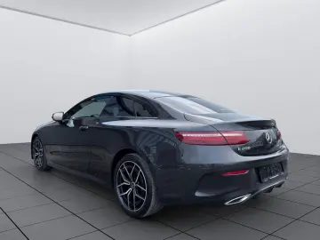 MERCEDES-BENZ E 200 Coupe NIGHT-PAKET AMG-LINE CAM