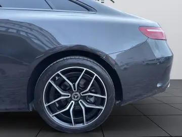MERCEDES-BENZ E 200 Coupe NIGHT-PAKET AMG-LINE CAM