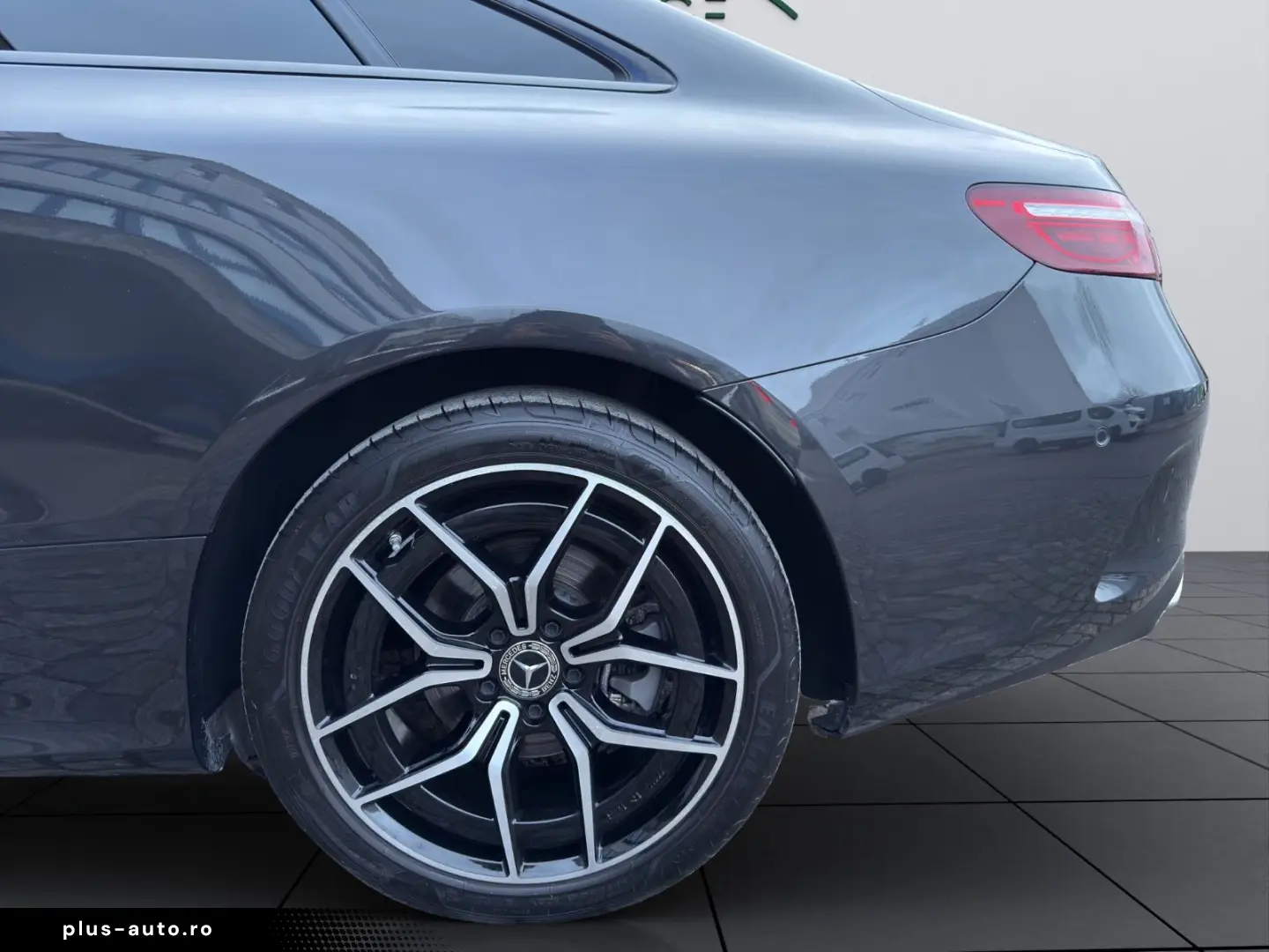 MERCEDES-BENZ E 200 Coupe NIGHT-PAKET AMG-LINE CAM