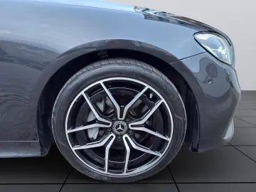 MERCEDES-BENZ E 200 Coupe NIGHT-PAKET AMG-LINE CAM