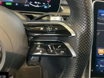 MERCEDES-BENZ C 300 e 2x AMG Digital LED 360K Widescr Distr