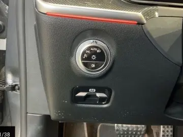 MERCEDES-BENZ C 300 e 2x AMG Digital LED 360K Widescr Distr