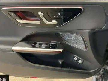 MERCEDES-BENZ C 300 e 2x AMG Digital LED 360K Widescr Distr