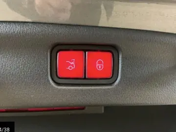 MERCEDES-BENZ C 300 e 2x AMG Digital LED 360K Widescr Distr