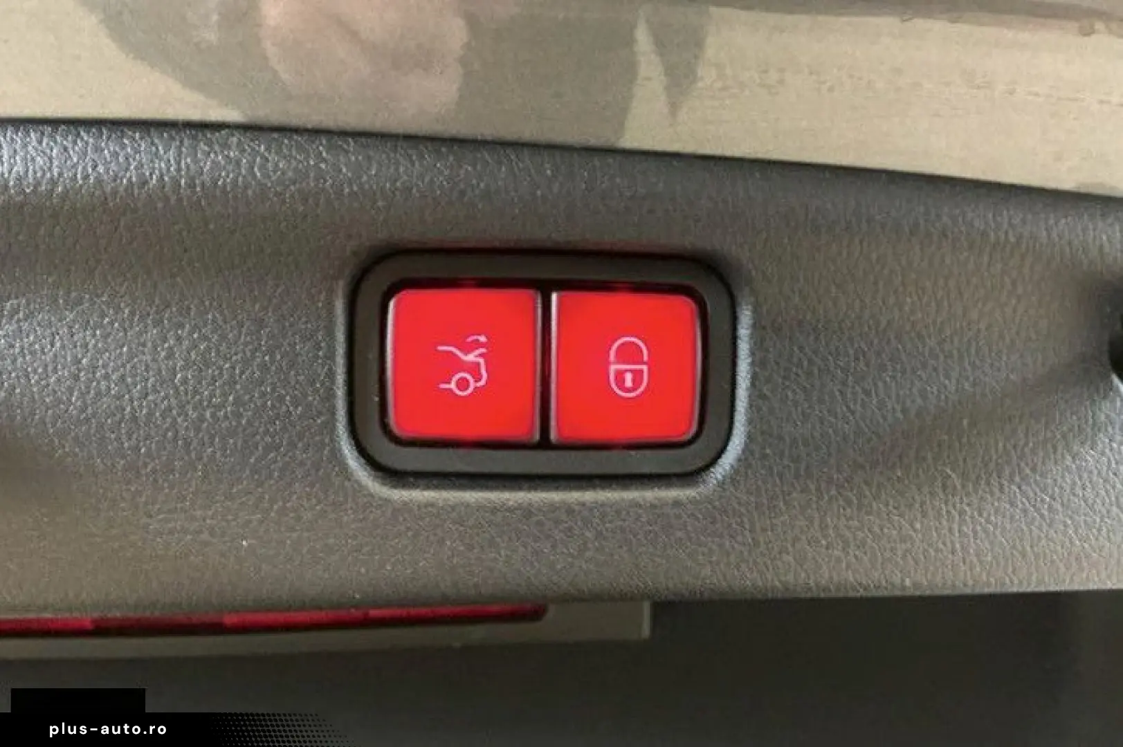 MERCEDES-BENZ C 300 e 2x AMG Digital LED 360K Widescr Distr