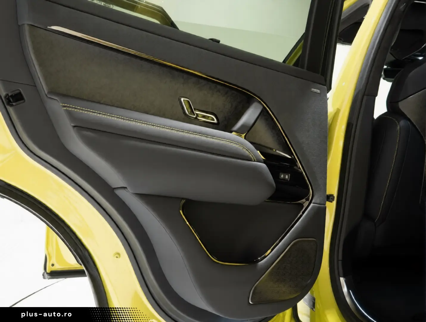 Land Rover Range Rover Sport P635 SV Celestial Sol AWD