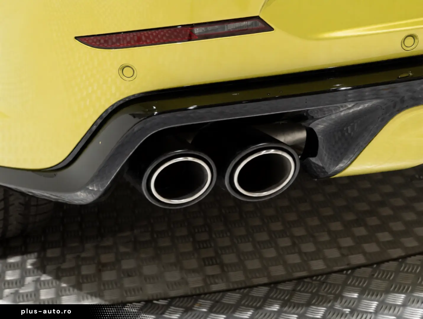 Land Rover Range Rover Sport P635 SV Celestial Sol AWD