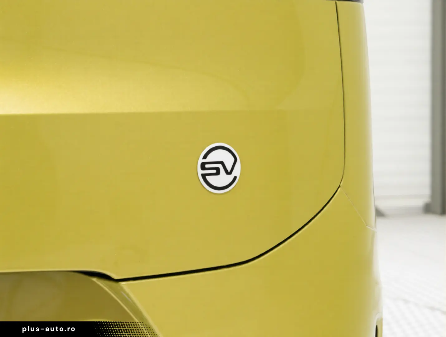 Land Rover Range Rover Sport P635 SV Celestial Sol AWD