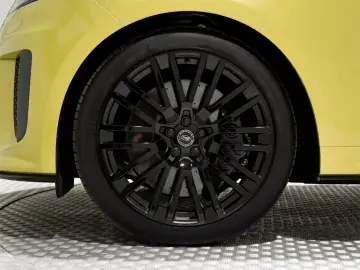 Land Rover Range Rover Sport P635 SV Celestial Sol AWD