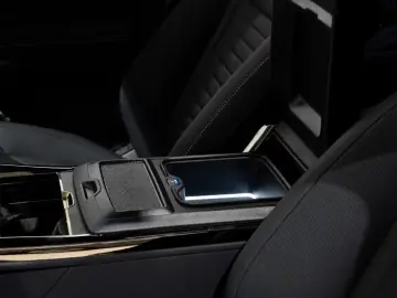 Land Rover Range Rover Sport P635 SV Celestial Sol AWD