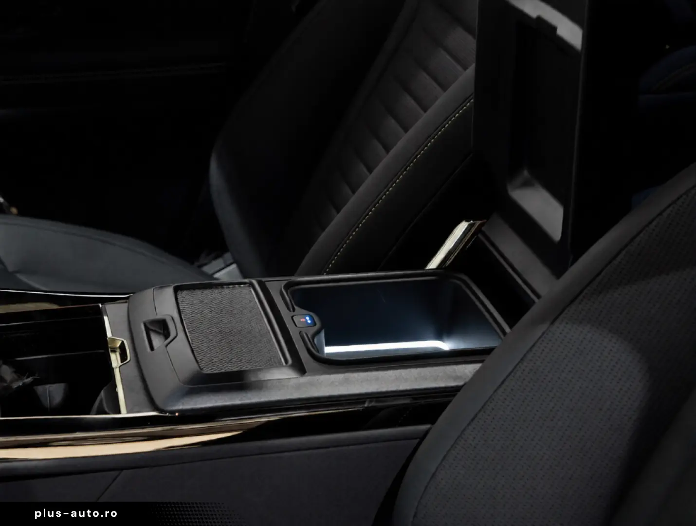 Land Rover Range Rover Sport P635 SV Celestial Sol AWD