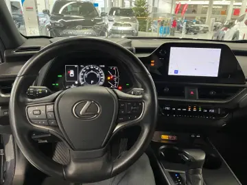 LEXUS UX 250h  Style Edition