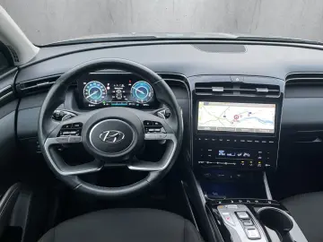 HYUNDAI Tucson Trend Plug-In Hybrid 4WD LED  aus 1.Hand