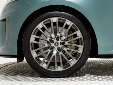 Land Rover Range Rover Sport P635 SV Celestial Gaea AWD