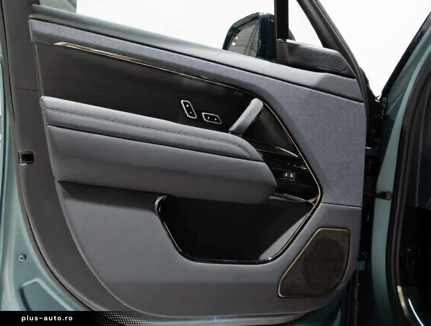 Land Rover Range Rover Sport P635 SV Celestial Gaea AWD