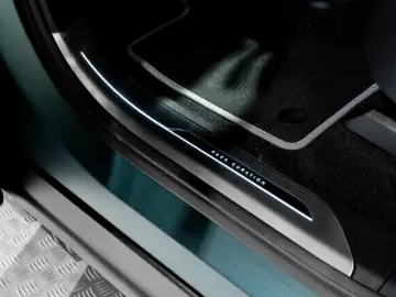 Land Rover Range Rover Sport P635 SV Celestial Gaea AWD