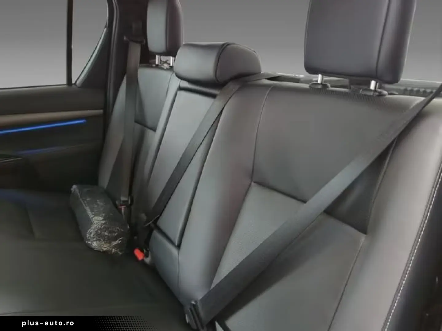 Toyota Hilux 4x4 2 8 l DC AT Invincible TD