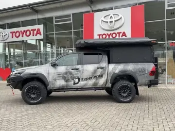 Toyota Hilux 4x4 2 8 l DC AT Invincible TD
