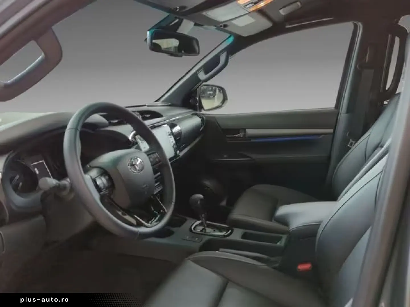 Toyota Hilux 4x4 2 8 l DC AT Invincible TD