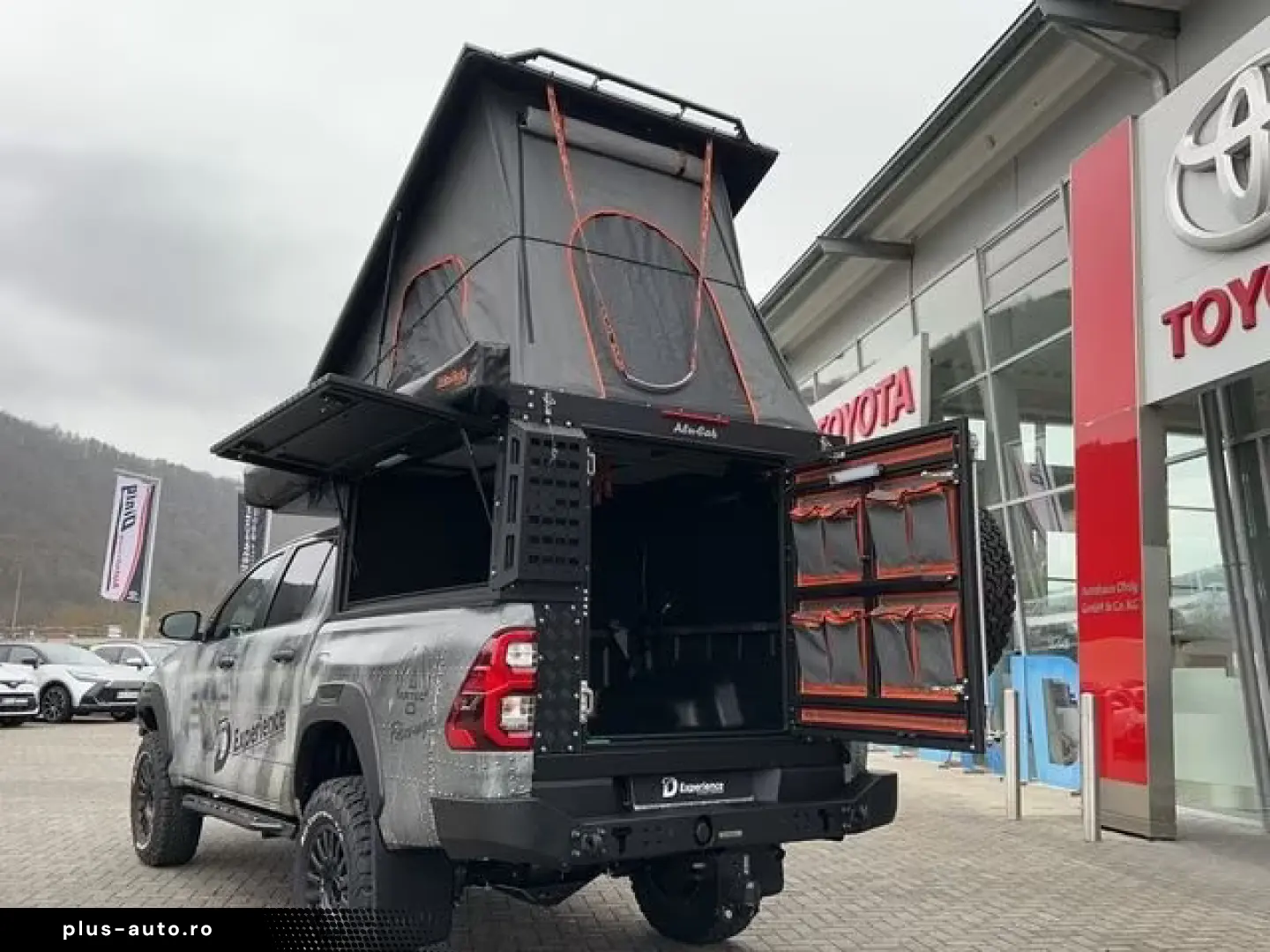 Toyota Hilux 4x4 2 8 l DC AT Invincible TD