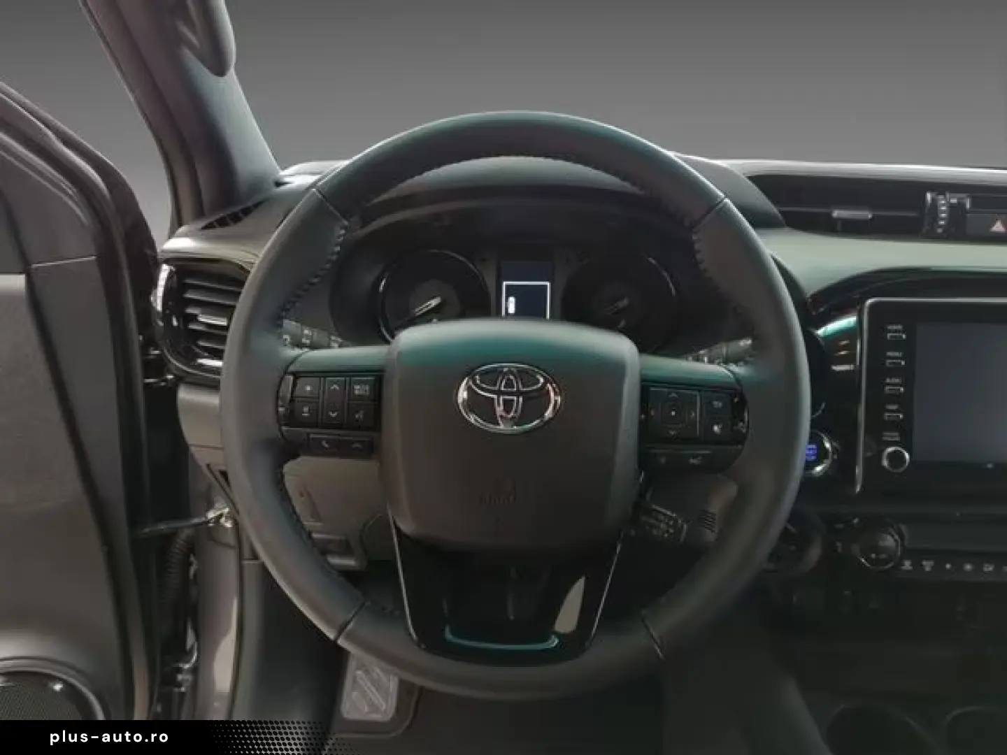 Toyota Hilux 4x4 2 8 l DC AT Invincible TD