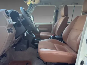 Toyota Land Cruiser GRJ76 AT Luxury   LED  Safety Sense