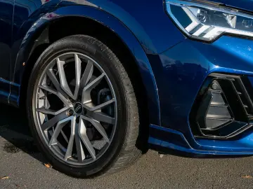 AUDI Q3 40 TFSI quattro S line