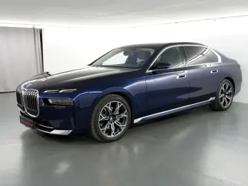 BMW 740 d xDrive Design Pure Excellence Innovation