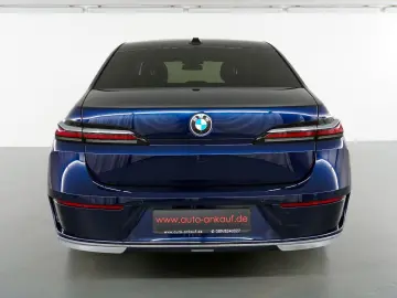 BMW 740 d xDrive Design Pure Excellence Innovation