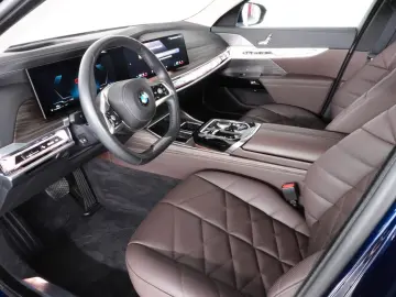 BMW 740 d xDrive Design Pure Excellence Innovation