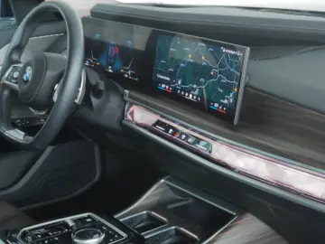 BMW 740 d xDrive Design Pure Excellence Innovation