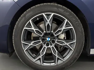 BMW 740 d xDrive Design Pure Excellence Innovation