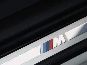 BMW 320d xDrive M-SPORT UVP82t€ M-SITZE H&K 19Z