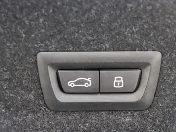 BMW 320d xDrive M-SPORT UVP82t€ M-SITZE H&K 19Z